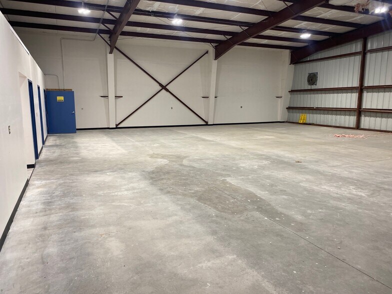 More Photos Of 6265 N Government Way, Coeur d'Alene Storefront For Sale