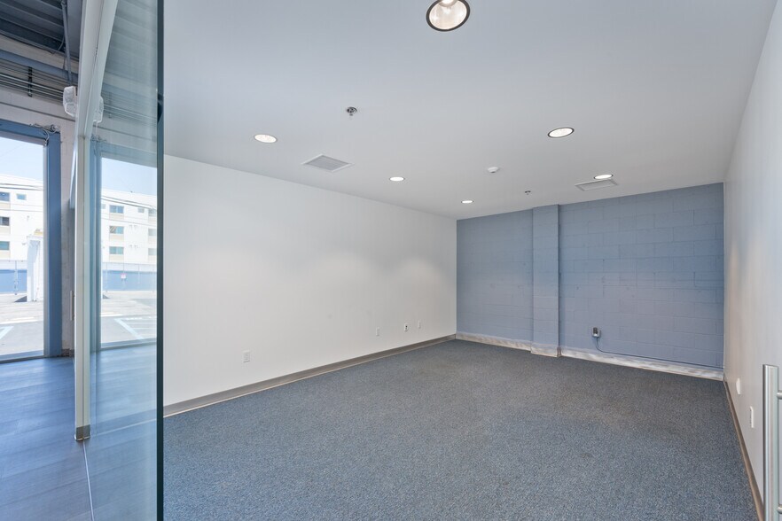 More Photos Of 1762 14th St, Santa Monica Office For Sale
