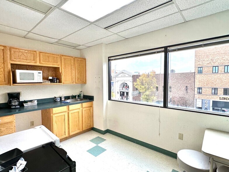 More Photos Of 901 Lincolnway, La Porte Medical For Sale