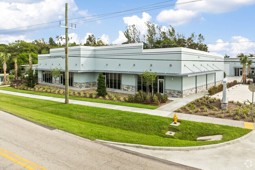 Primary Photo Of 3931 SE Commerce Ave, Stuart Warehouse For Lease