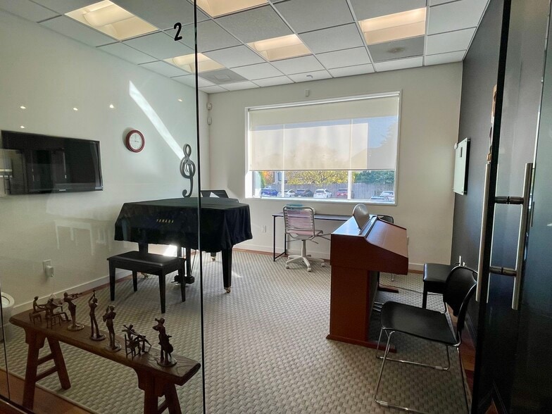 More Photos Of 18-00 Fair Lawn Ave, Fair Lawn Loft Creative Space For Lease