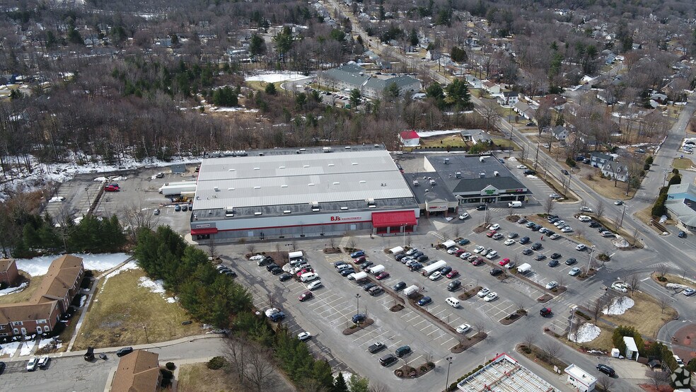 More Photos Of 1270-1280 E Main St, Torrington Freestanding For Lease