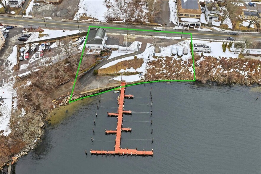 More Photos Of 53 Thames St, Groton Marina For Sale