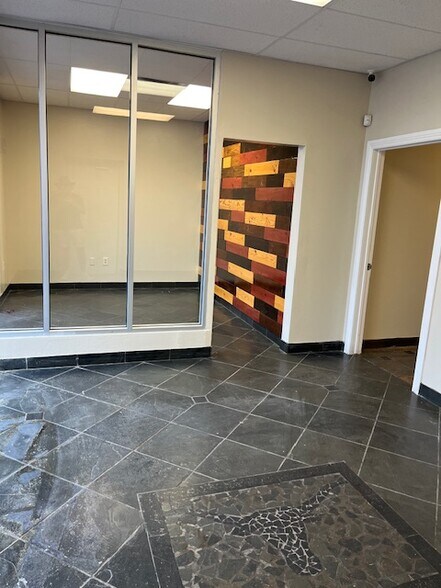 More Photos Of 11601 Pellicano Dr, El Paso Unknown For Lease