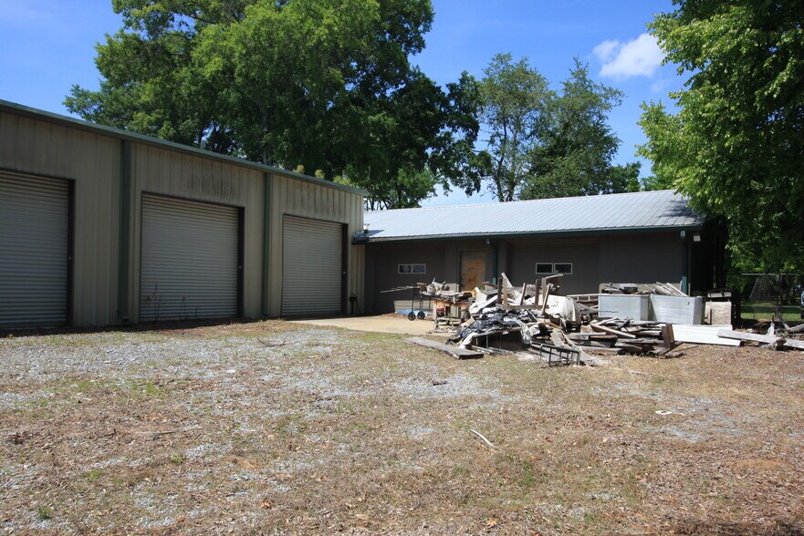More Photos Of 64 Waddell Cir, Aragon Industrial For Sale