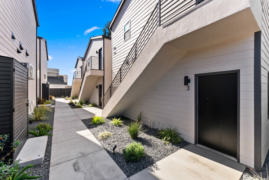More Photos Of 832 Desty St, San Diego Apartments For Sale