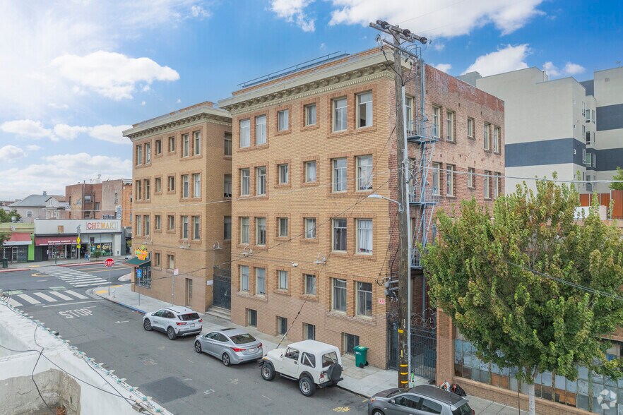 More Photos Of 498 25th St, Oakland Apartments For Sale