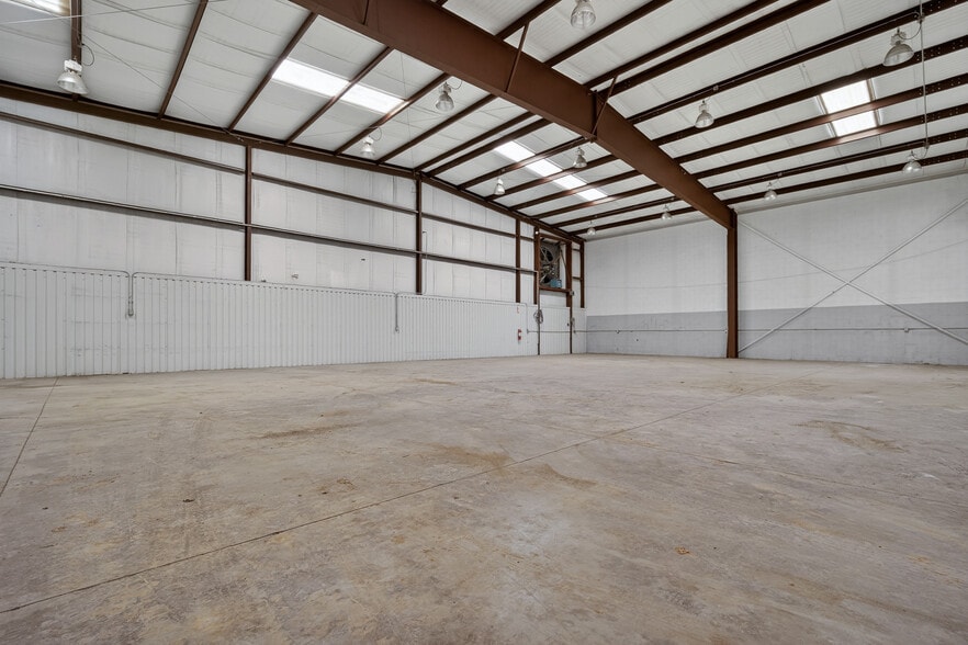 More Photos Of 6209 S Shields Blvd, Oklahoma City Manufacturing For Sale