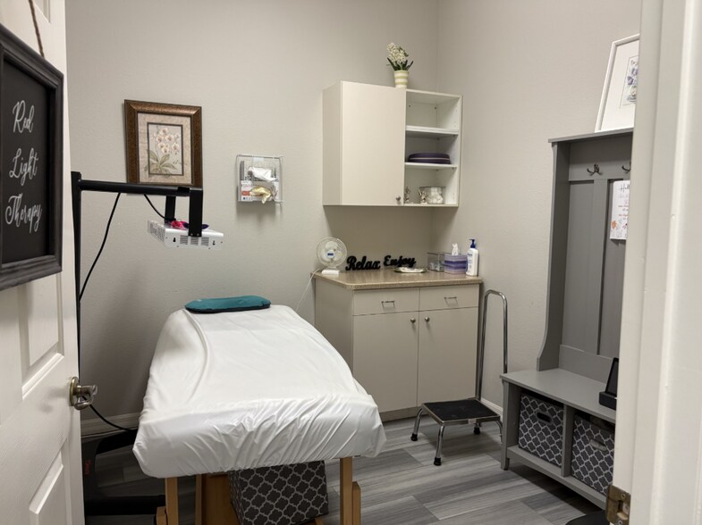 More Photos Of 15151 S US Highway 441, Summerfield Medical For Lease