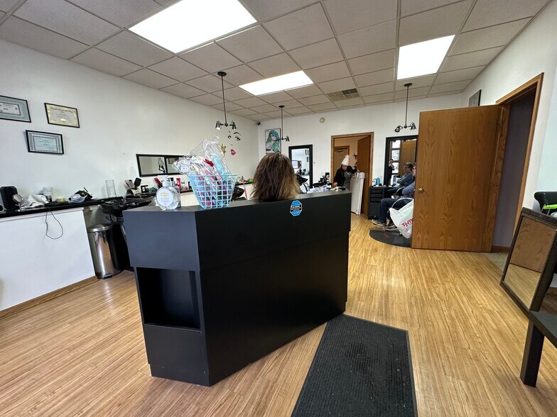 More Photos Of 1595 Weld Rd, Elgin Office For Lease