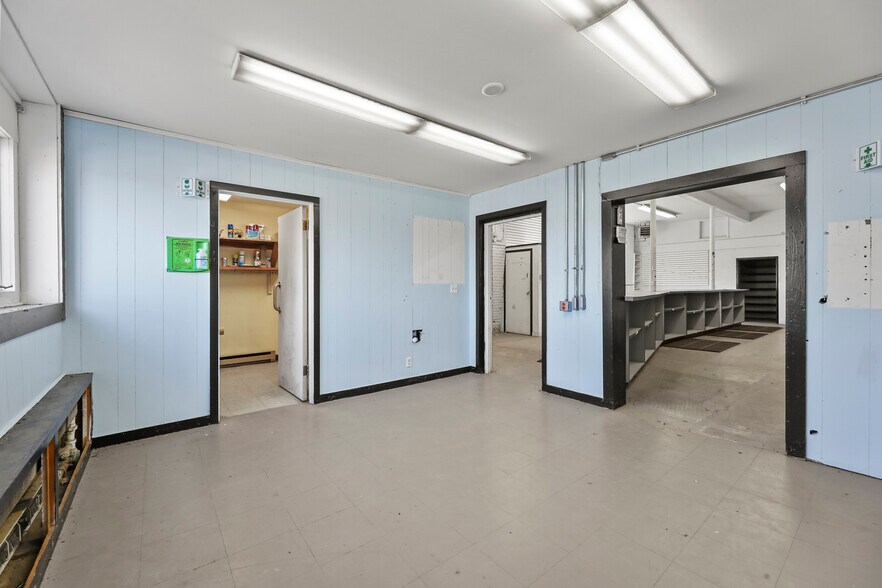 More Photos Of 1311 East St, Pittsfield Industrial For Sale