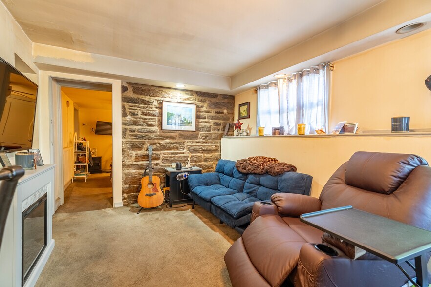 More Photos Of 1900 Old York Rd, Abington Apartments For Sale