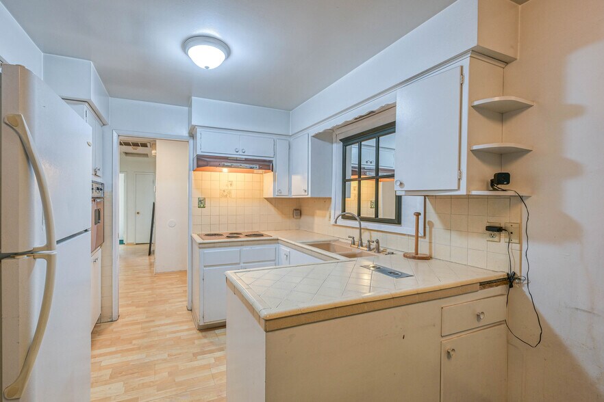 More Photos Of 1920 S Maryland Pky, Las Vegas Office Residential For Sale