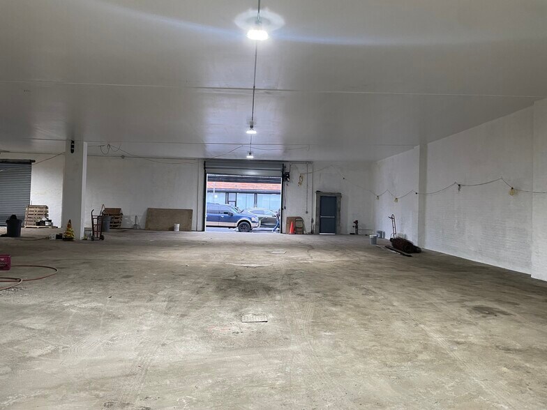 More Photos Of 1165 Southern Blvd, Bronx Storefront Retail Office For Lease