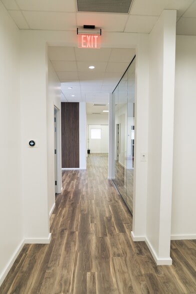 More Photos Of 1951 SR 426 W, Oviedo Office For Lease