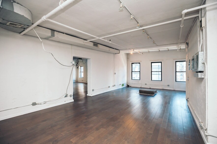 More Photos Of 154-158 Ludlow St, New York Office For Lease