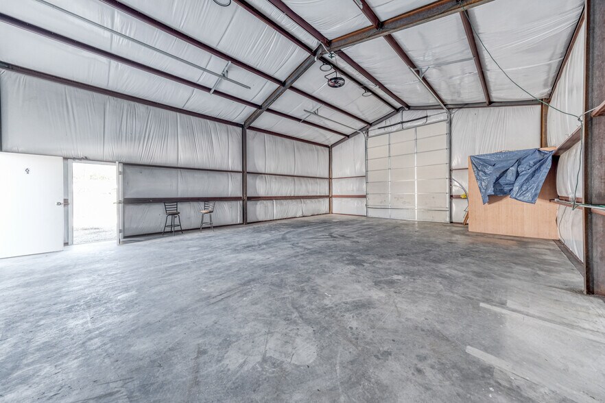 More Photos Of 11955 N FM 730, Azle Warehouse For Lease