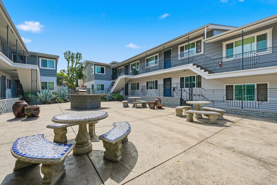 More Photos Of 4470 Euclid Ave, San Diego Apartments For Sale