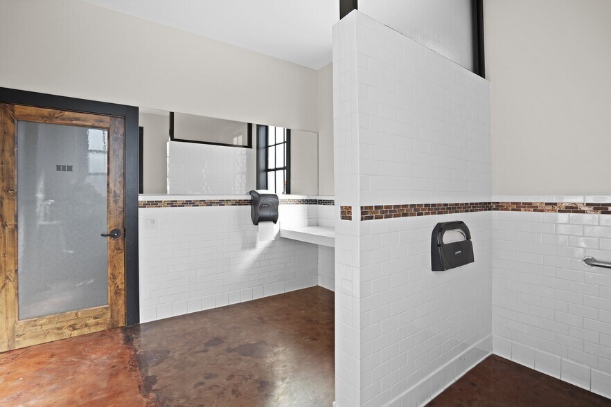 More Photos Of 6728 Bright Ave, Whittier Storefront For Sale