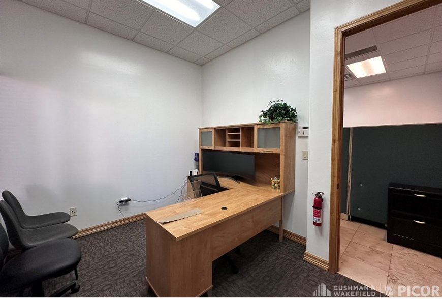 More Photos Of 2292 W Magee Rd, Tucson Coworking Space