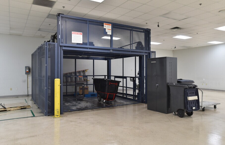 More Photos Of 1800 Northeast Expy, Atlanta Showroom For Lease