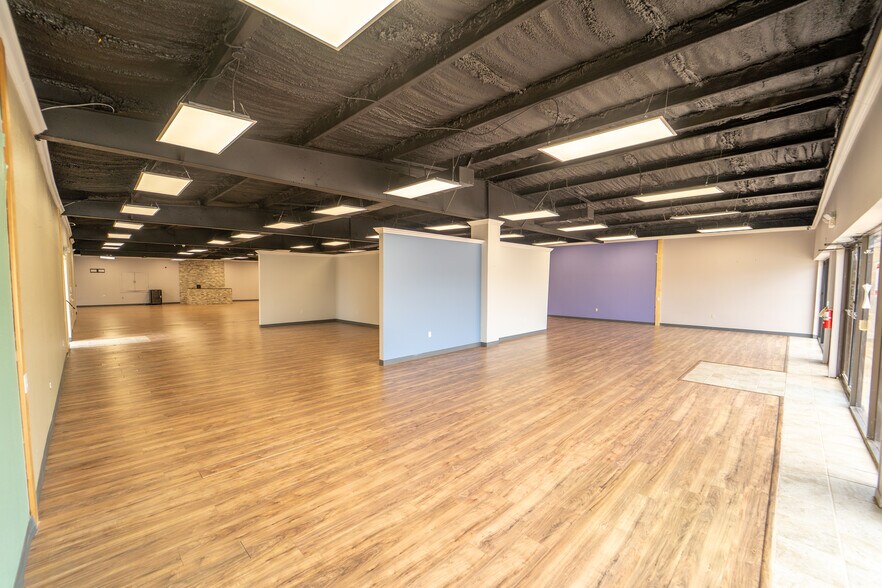 More Photos Of 6602 N Navarro St, Victoria General Retail For Sale