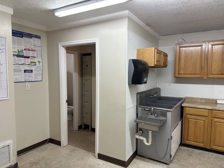 More Photos Of 339 Union St E, Jacksonville Light Distribution For Sale