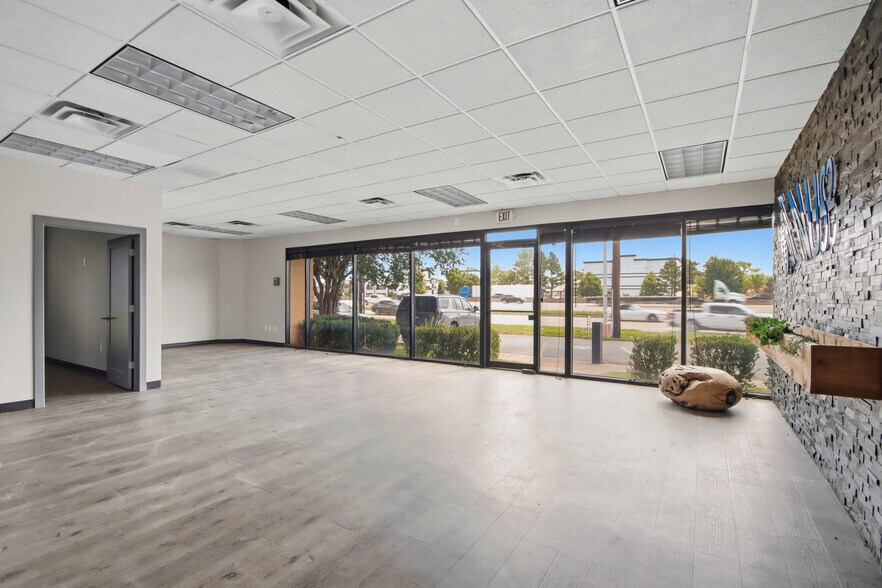 Primary Photo Of 25319 Interstate 45, Spring Medical For Lease