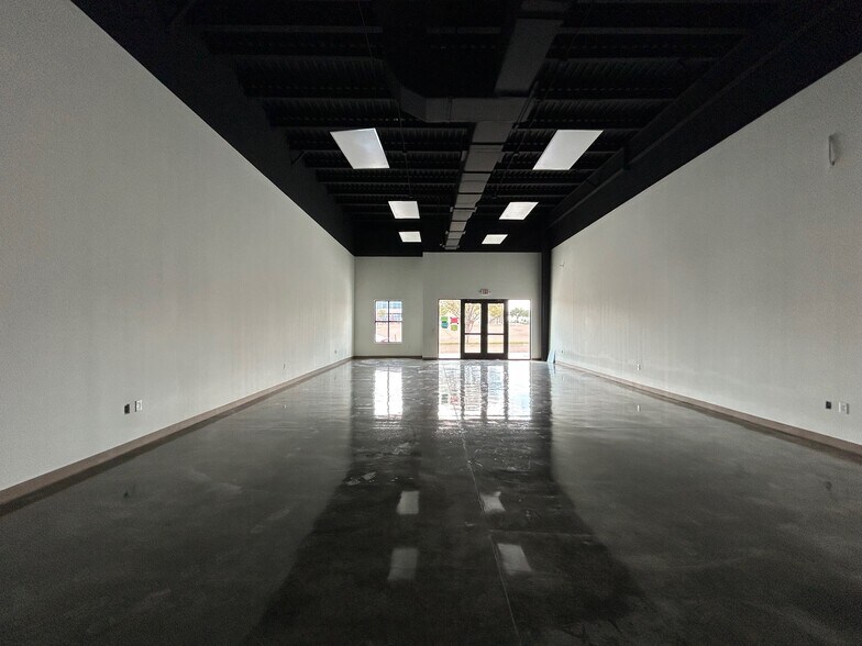 More Photos Of 2411 Jacaman Rd, Laredo Storefront For Lease