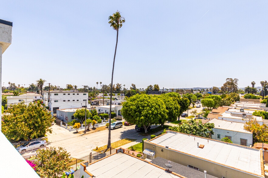 More Photos Of 2223 S Highland Ave, Los Angeles Apartments For Sale