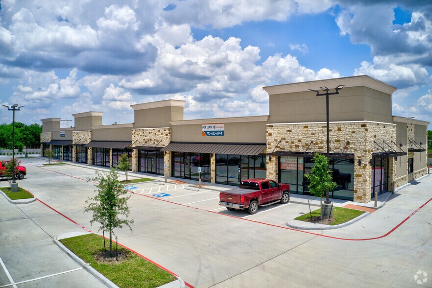 More Photos Of 15003 Highway 6, Rosharon General Retail For Lease