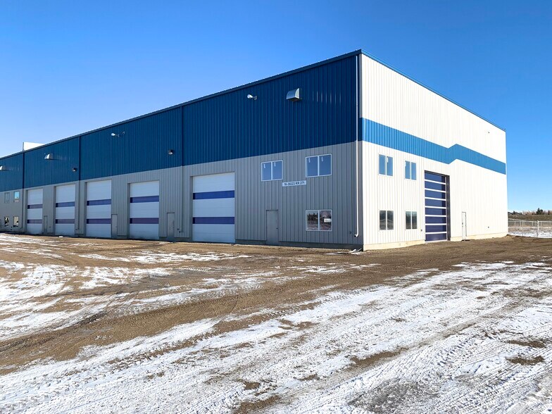 More Photos Of 20 Veenstra Dr, Red Deer County Warehouse For Lease