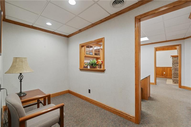 More Photos Of 114 Oil Ln, Hunker Office For Lease