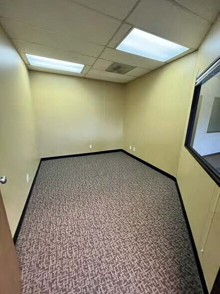 More Photos Of 9414 SW Barbur Blvd, Portland Office For Lease