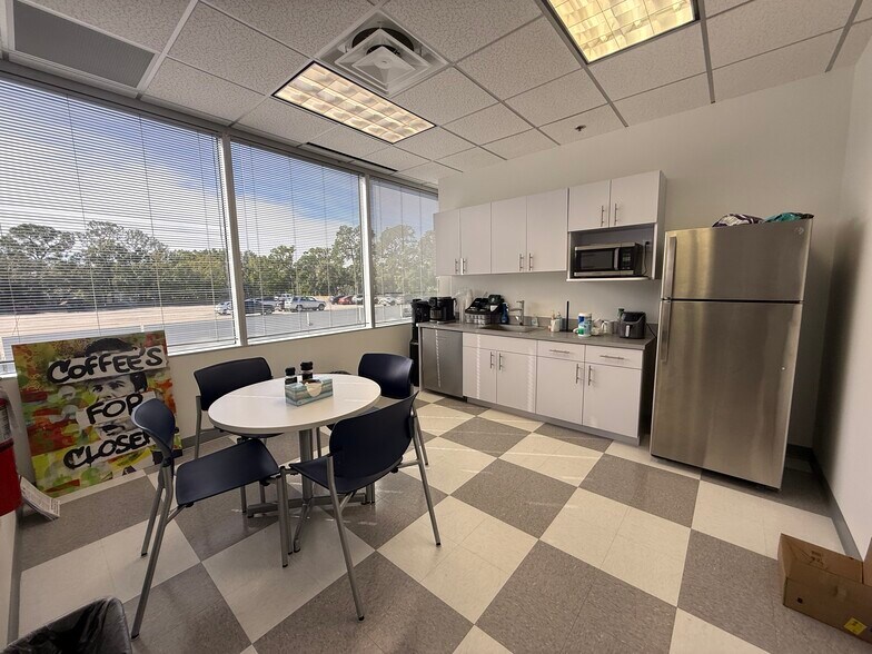 More Photos Of 5100 W Kennedy Blvd, Tampa Office For Lease