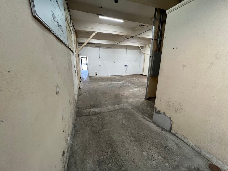 More Photos Of 9127 S Western Ave, Los Angeles Storefront For Lease