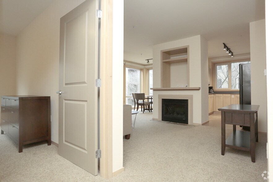 More Photos Of 1133 Lake Washington Blvd, Renton Apartments For Lease