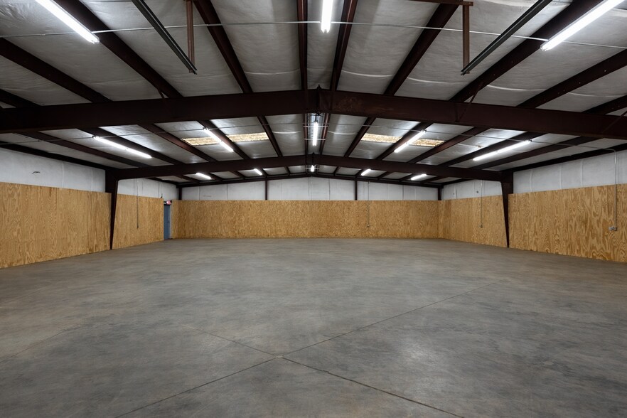 More Photos Of 2203 Beech St, Gaffney Warehouse For Lease
