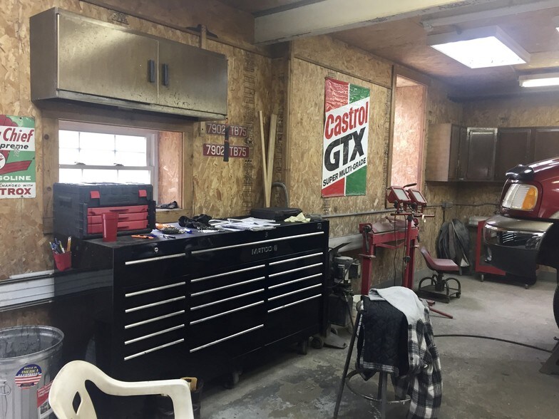 More Photos Of 1426 W River Rd, Waterloo Township Apartments For Lease