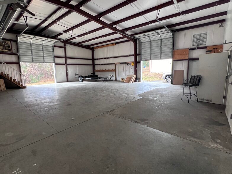 More Photos Of 1457 Bella Vista Dr, Columbia Light Distribution For Lease