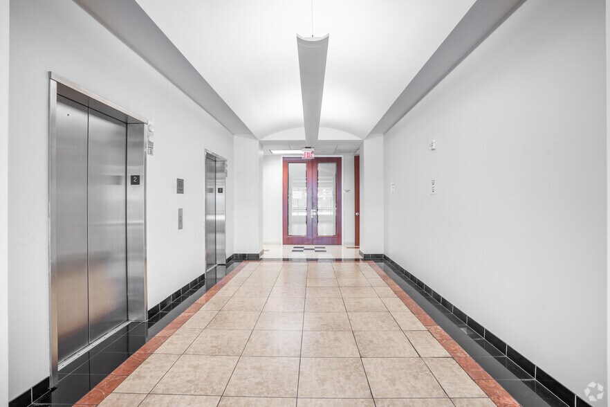 More Photos Of 1800 W 26th St, Houston Medical For Lease