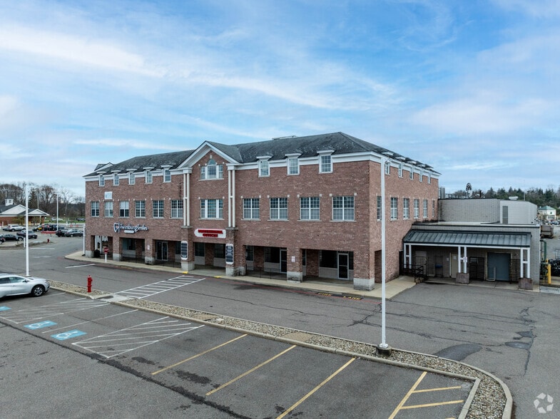 More Photos Of 8870-8934 Darrow Rd, Twinsburg Unknown For Lease