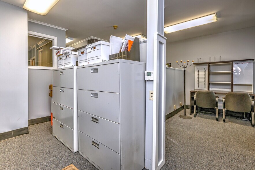 More Photos Of 1948 Chapel St, New Haven Office For Sale