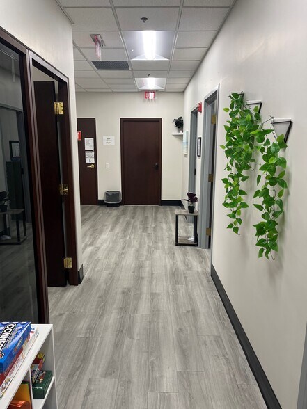 More Photos Of 225 E Lemon St, Lakeland Office For Lease