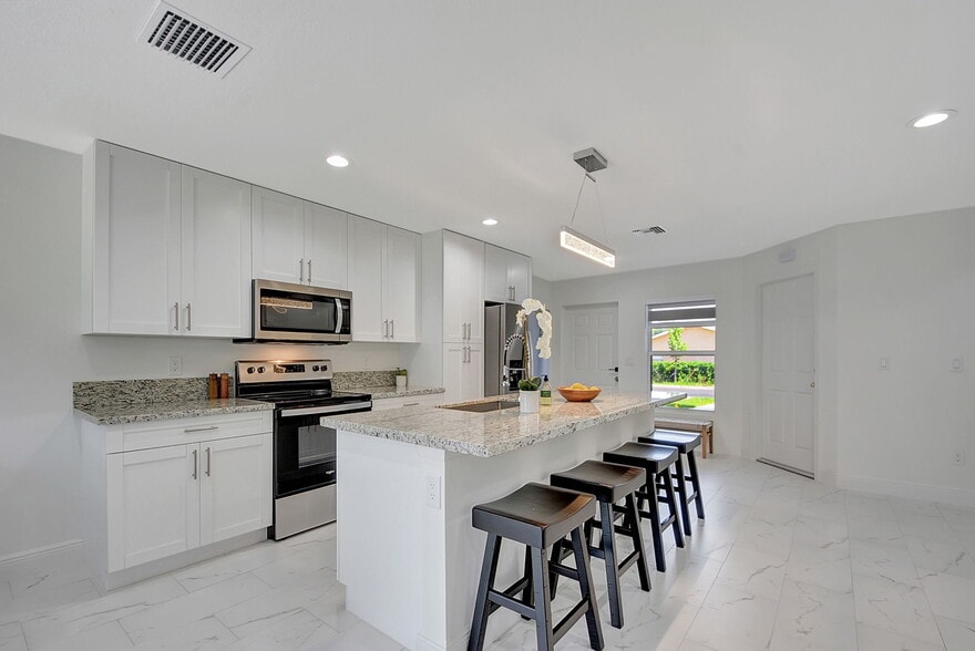 More Photos Of 3871 Patio Ct, Lake Worth Apartments For Sale