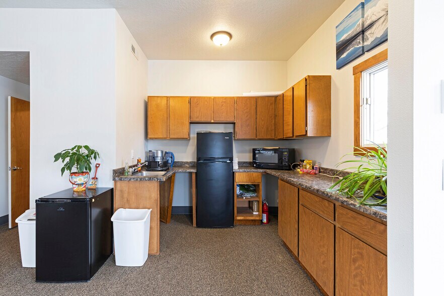 More Photos Of 401 W Main St, Stevensville Medical For Sale