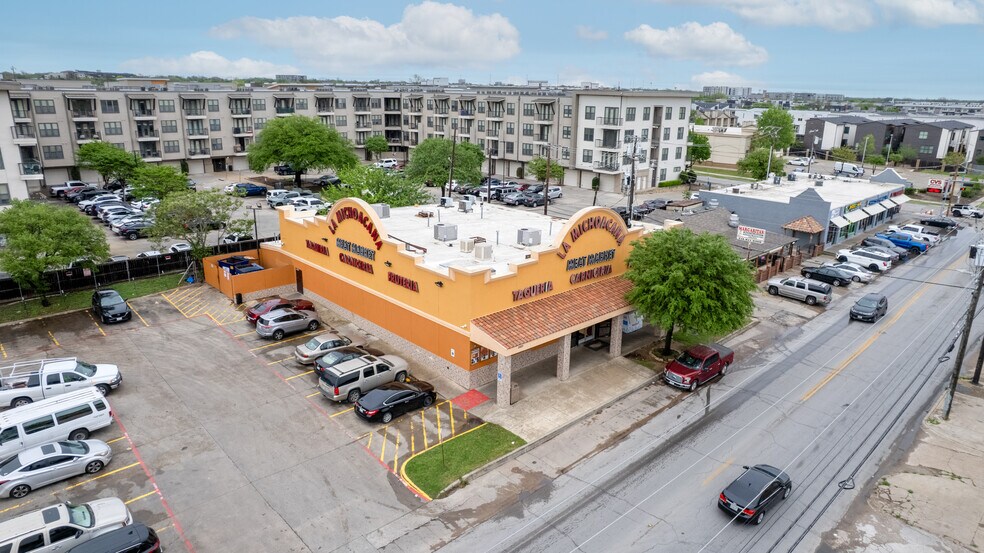 Primary Photo Of 2420 N Fitzhugh Ave, Dallas Supermarket For Lease