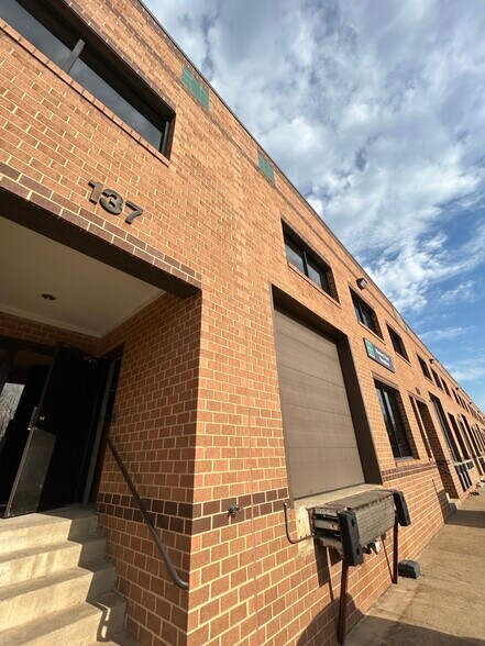 More Photos Of 22900 Shaw Rd, Dulles Town Center Flex For Lease