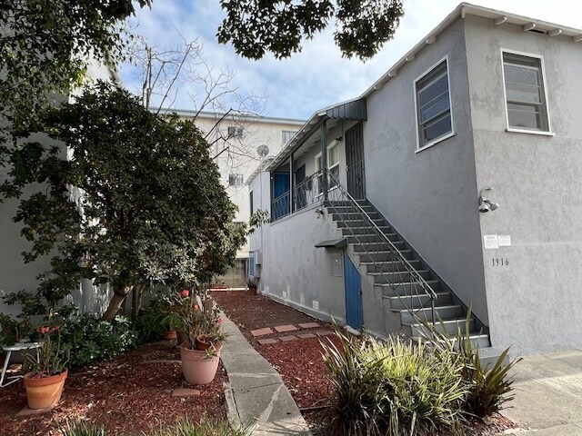 More Photos Of 1916-1930 Arizona Ave, Santa Monica Apartments For Sale