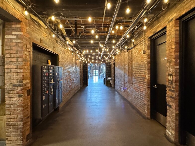 More Photos Of 3814 Charlotte Ave, Nashville General Retail For Lease